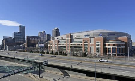 The Edward Jones Dome is seen next to a roadway in St Louis, Missouri in a January 13, 2016 file photo. REUTERS/Tom Gannam/Files