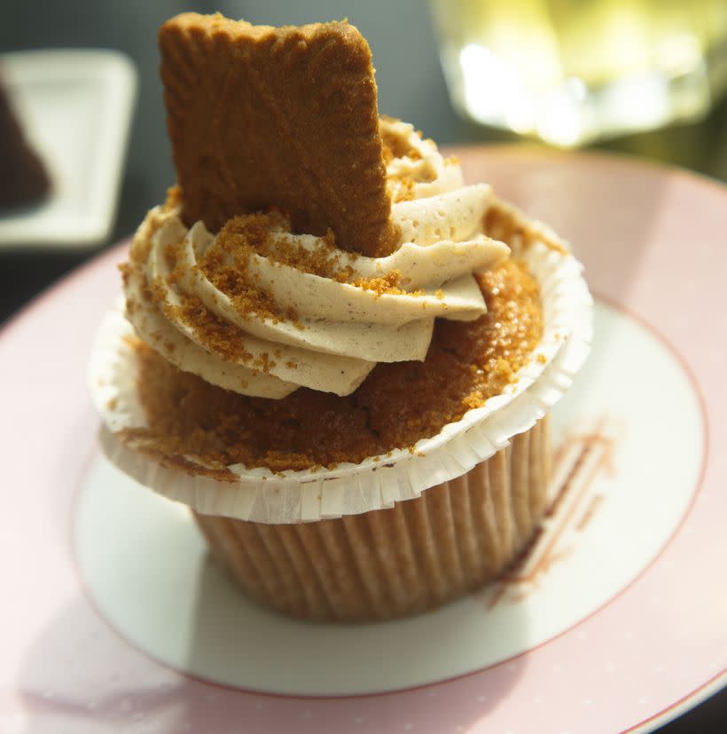 Gingerbread Biscoff Coffee Cupcakes