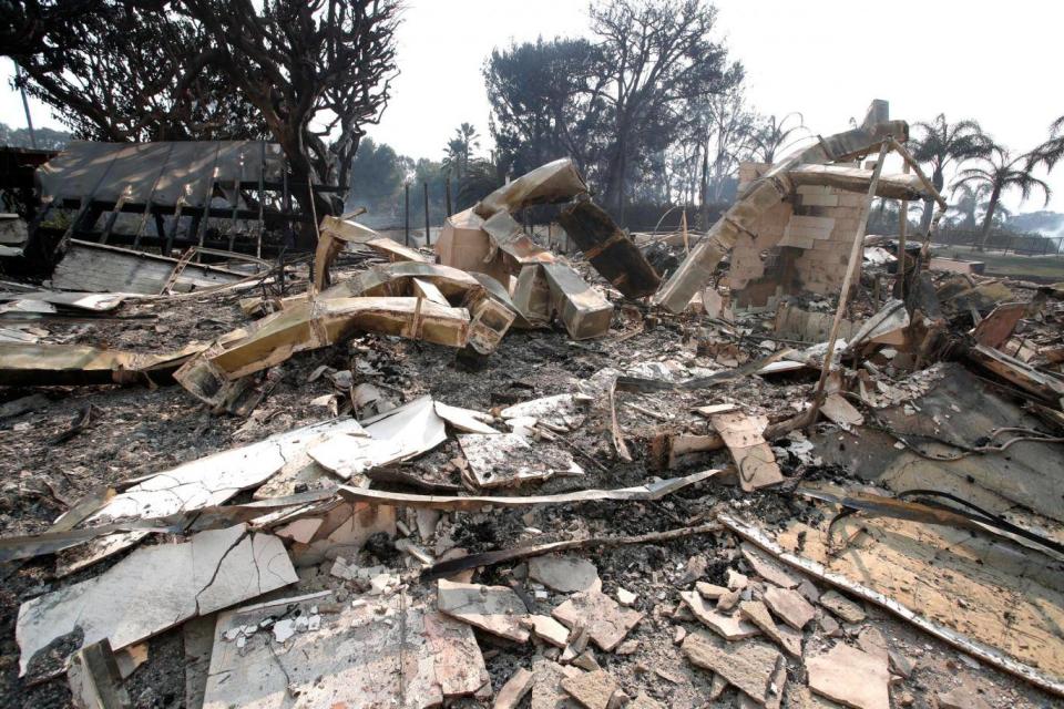The house of Robin Thicke after being destroyed by the Malibu wildfire (EPA/Mike Nelson)