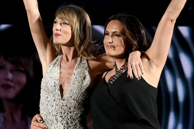 <p>Dimitrios Kambouris/LP5/Getty</p> Taylor Swift performs onstage with actress Mariska Hargitay during The 1989 World Tour on June 13, 2015 at Lincoln Financial Field in Philadelphia, Pennsylvania.