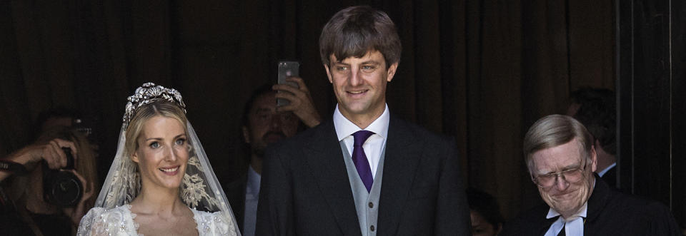 Erbprinz Ernst August Jr. (mit seiner Frau Ekaterina Malysheva) soll über kurz oder lang die Familiengeschäfte übernehmen. (AP Photo/Jens Meyer)