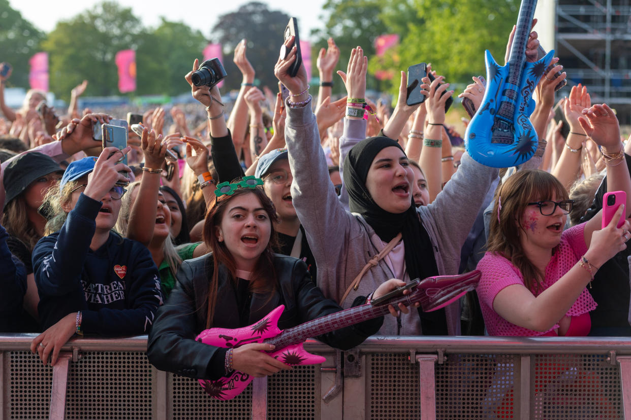 DUNDEE, SCOTLAND - MAY 28: Festival attendees watch Niall Horan's performance during BBC Radio 1's Big Weekend 2023 at Camperdown Wildlife Centre on May 28, 2023 in Dundee, Scotland. (Photo by Roberto Ricciuti/Redferns)