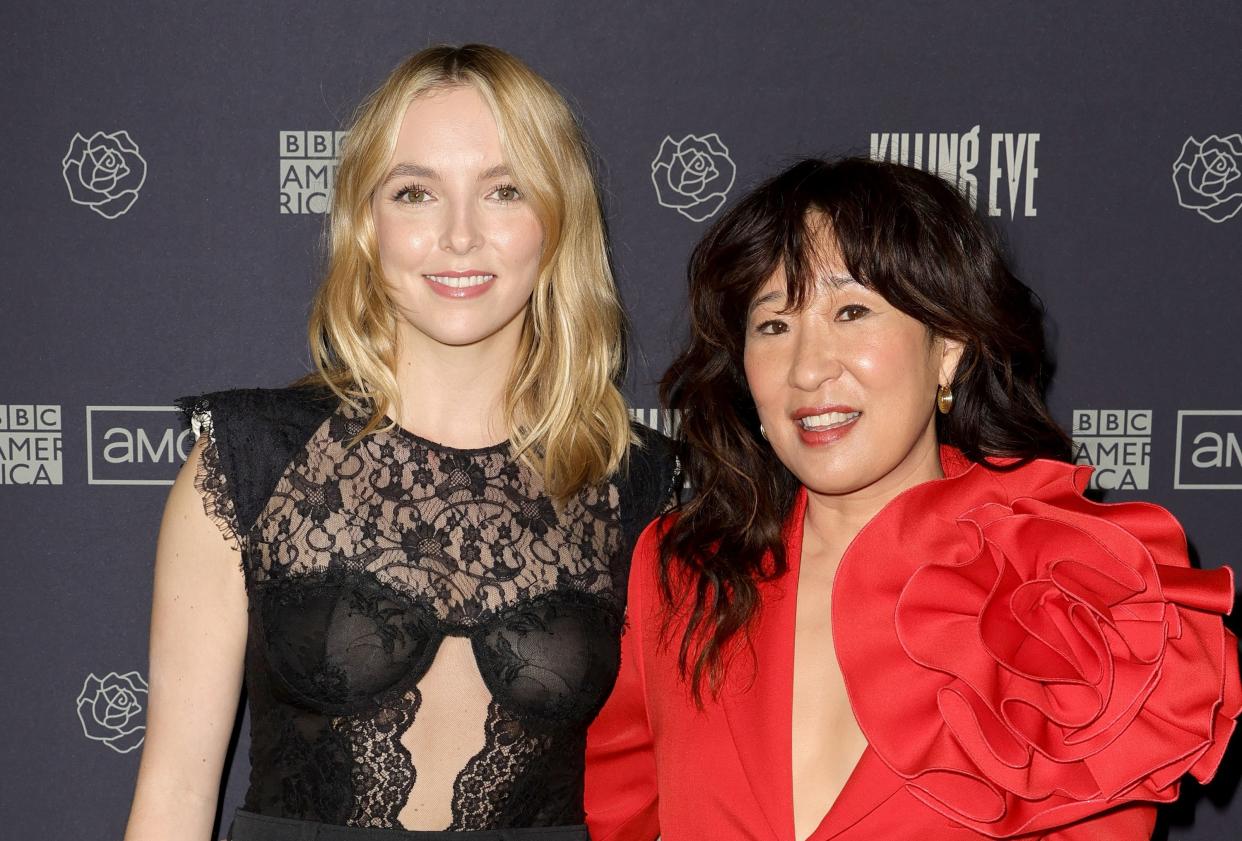 Jodie Comer and Sandra Oh attend the photo call for BBC America's "Killing Eve" in 2022