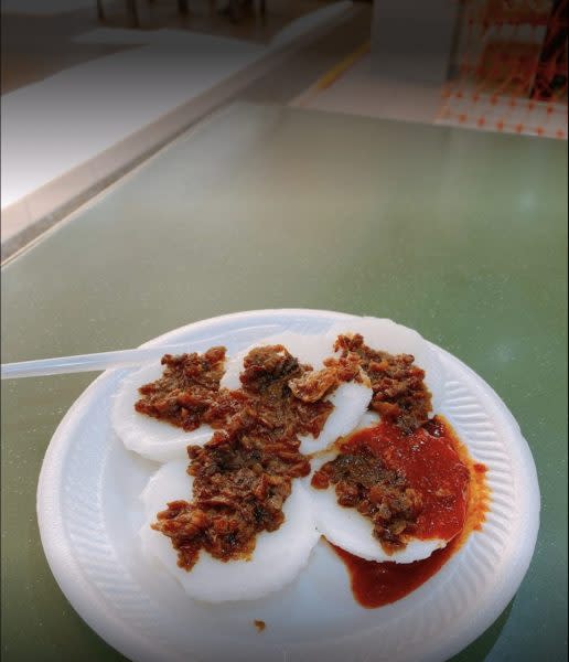 plate of chwee kueh