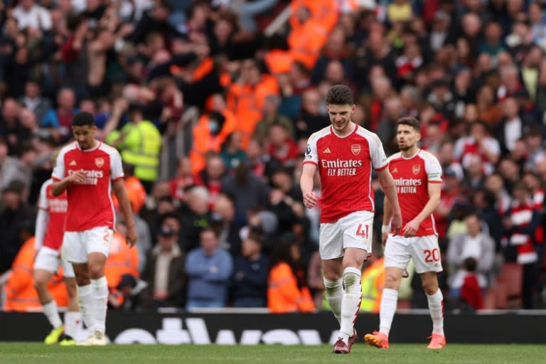 La déception des joueurs d'Arsenal après la défaite face à Aston Villa, le 14 avril 2024 à l'Emirates Stadium (Adrian DENNIS)