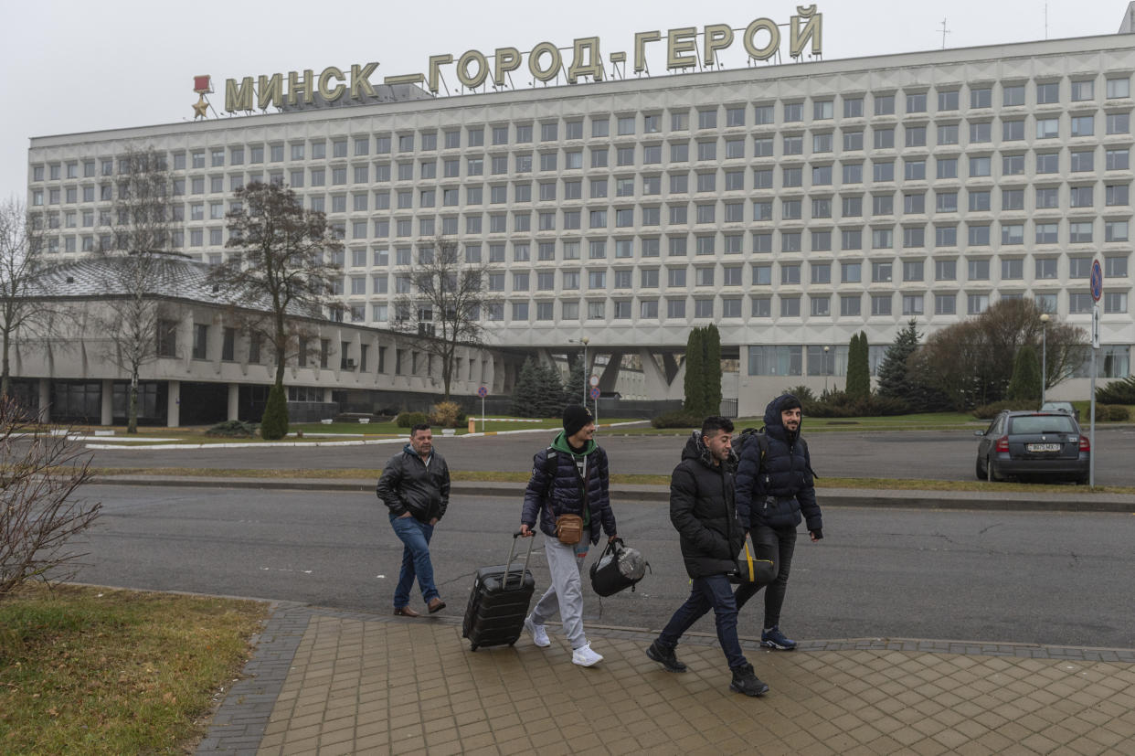 Un grupo de migrantes en Minsk, el 14 de noviembre de 2021. (The New York Times)