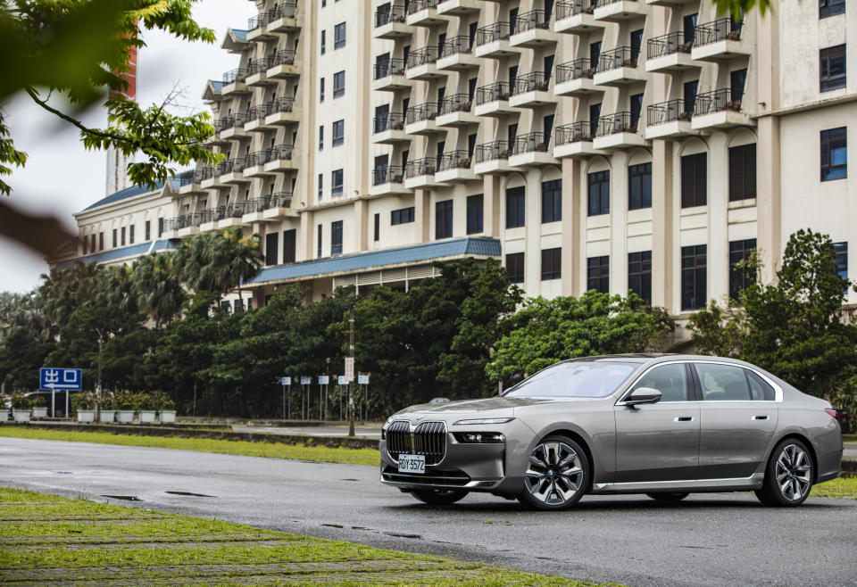 BMW 740i Excellence