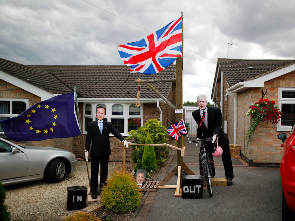 Brexit Scarecrows depicting former British Prime Minister David Cameron (L) and Foreign Secretary Boris Johnson are displayed during the Scarecrow Festival in Heather, Britain July 31, 2016.