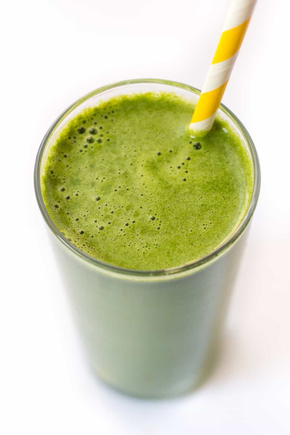 1) Healthy Green Juice with Lemon