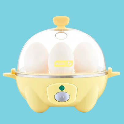 A rapid egg cooker with tons of five-star-ratings