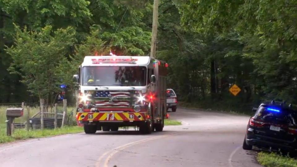 PHOTO: Authorities respond to a small plane crash in Willimanson County, Tennessee, May 15, 2024. (WKRN)