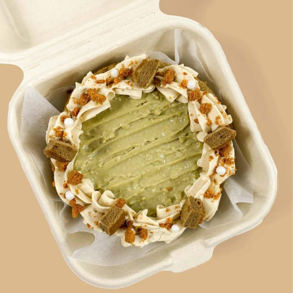 Bento Cake Burglar - Hojicha flavour