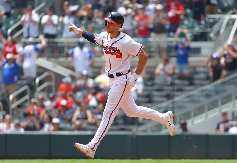 勇士重砲Matt Olson掃出雙響砲，並以32發全壘打緊追大谷翔平的35轟。（MLB Photo by Kevin C. Cox/Getty Images）