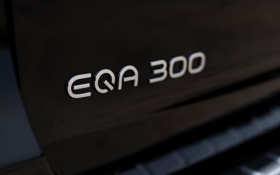 2022 Mercedes EQA 300