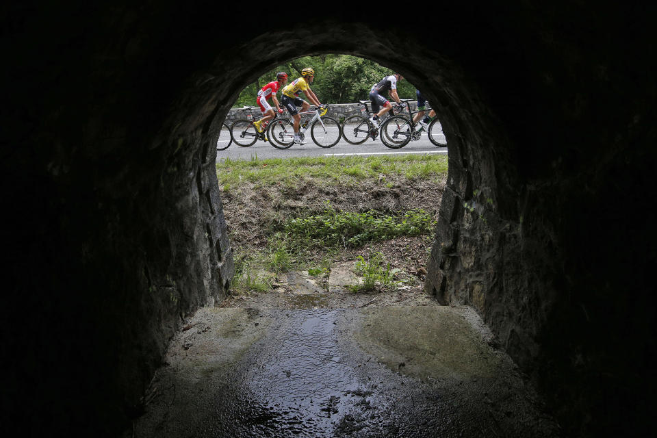 Breaking away in the Tour de France