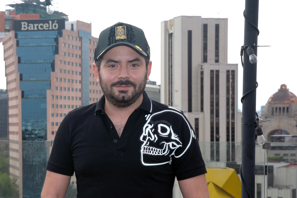 José Eduardo Derbez durante filmación de la película 'El Roomie' en Hotel Fontana 2021 en la ciudad de México. (Photo by Medios y Media/Getty Images)