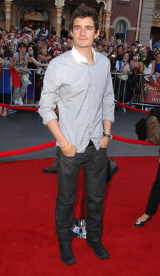 Orlando Bloom at the Disneyland premiere of Walt Disney Pictures' Pirates of the Caribbean: At World's End