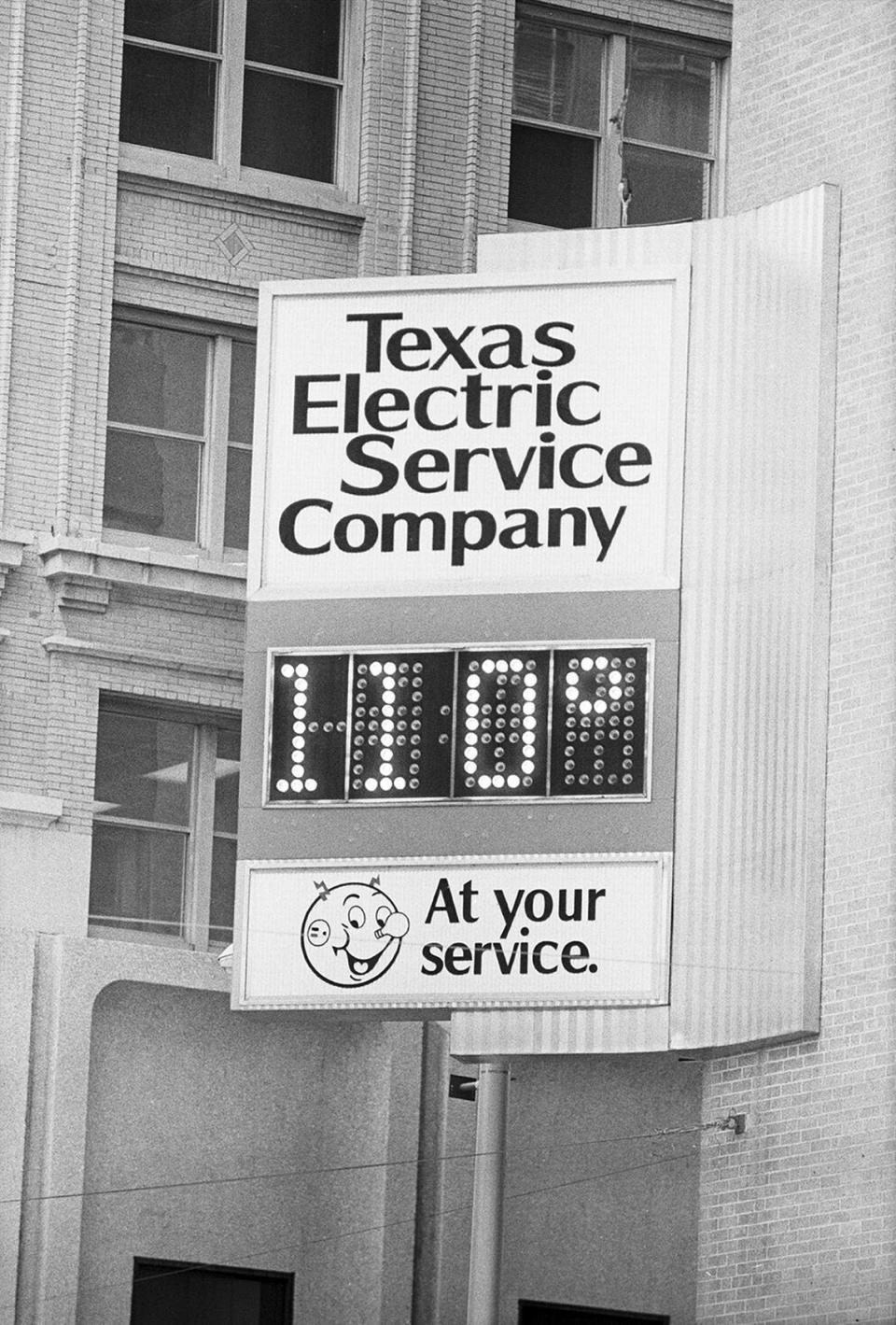 June 26, 1980: The temperature gauge reads 110 degrees on the Texas Electric Service Co. sign in downtown Fort Worth. Vince Heptig/Fort Worth Star-Telegram archive/UT Arlington Special Collections