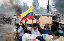 Un grupo de manifestantes protesta contra las medidas de austeridad del gobierno de Lenín Moreno en Quito, Ecuador.