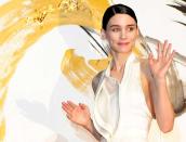 <b>Rooney Mara wird für Soderbergh zur Drogenabhängigen:</b><br><br>Sie soll die Hauptrolle im seinem neuen Film"Side Effects" spielen. Damit wird die US-Schauspielerin den Part übernehmen, der ursprünglich für "Green Lantern"-Darstellerin Blake Lively (24) angedacht war. Bereits an Bord sind Jude Law ("Sherlock Holmes") und Channing Tatum ("Das Leuchten der Stille"), zudem soll Catherine Zeta-Jones für eine Rolle im Gespräch sein. Soderberghs Thriller spielt in einer Psychopharma-Welt, in der eine junge Frau (Mara) ein neues Medikament ausprobiert, um mit der Freilassung ihres Mannes aus dem Gefängnis fertigzuwerden. Die Einnahme der Pillen hat unvorhergesehene Konsequenzen. Scott Z. Burns ("Contagion") hat das Drehbuch geschrieben, Gregory Jacobs und Lorenzo di Bonaventura sind die Produzenten. Der Beginn der Dreharbeiten sei für April angesetzt. Mara wurde vor einer Woche für ihren Part in "Verblendung - The Girl with the Dragon Tattoo" für den Oscar nominiert. (Bild: Getty Images)