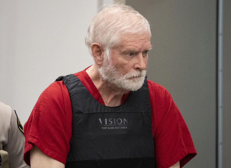 FILE - George Alan Kelly enters court for his preliminary hearing in Nogales Justice Court in Nogales, Ariz., Feb. 22, 2023. An Arizona judge declared a mistrial Monday, April 22, 2024, in the case of Kelly, accused of fatally shooting a Mexican man on his property near the U.S.-Mexico border. (Mark Henle/The Arizona Republic via AP, Pool, File)