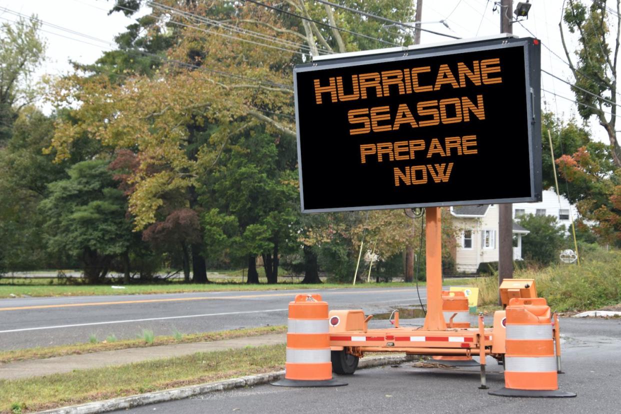 hurricane season warning sign