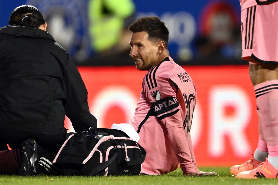 MONTREAL, QUEBEC - MAY 11: Lionel Messi #10 of Inter Miami reacts after being injured during the first half against CF Montréal at Saputo Stadium on May 11, 2024 in Montreal, Quebec.  (Photo by Minas Panagiotakis/Getty Images)