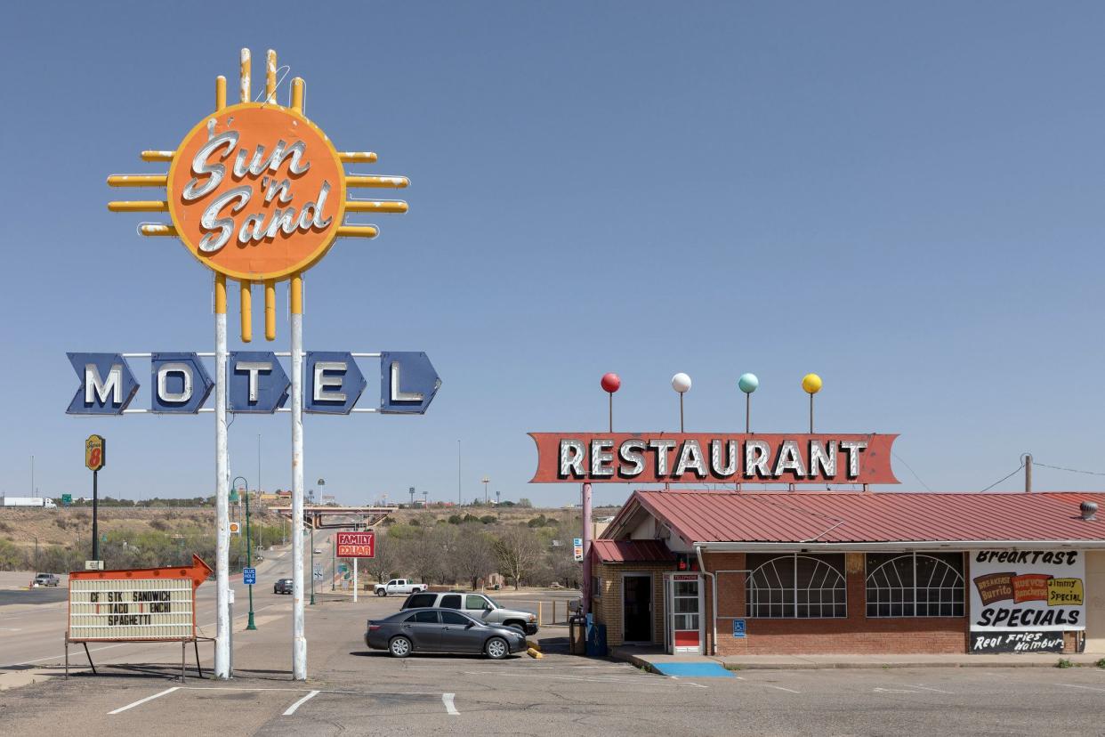 restaurant and motel in santa rosa