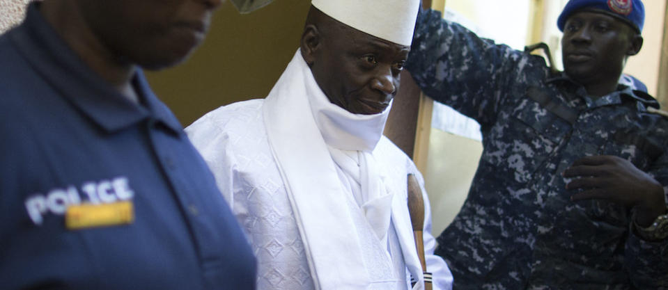 Le rapport de la Commission vérité, réconciliation et réparations est le fruit de plus de deux années d’auditions de victimes, de témoins et d’auteurs des crimes commis sous le régime de l’ancien président Yahya Jammeh, en exil en Guinée équatoriale.
