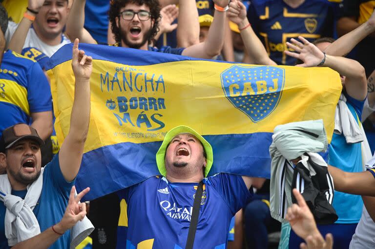 Hinchas ya ubicados en el estadio, previo al super clásico. River y Boca se enfrentarán por los cuartos de final de la Copa de la Liga este domingo, desde las 15.30 en el Mario Alberto Kempes de Córdoba.