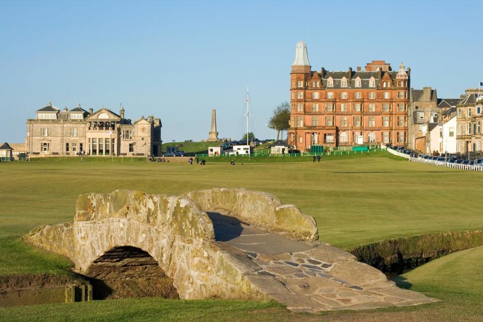 The famous Swilcan Bridge, with the clubhouse in the background (Getty Images/iStockphoto)