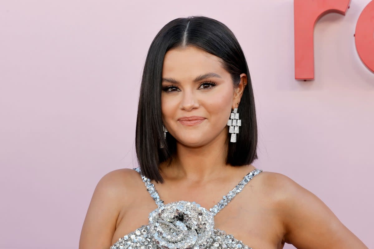 Selena Gomez shares before and after bikini snaps to share body positivity message (Getty Images)