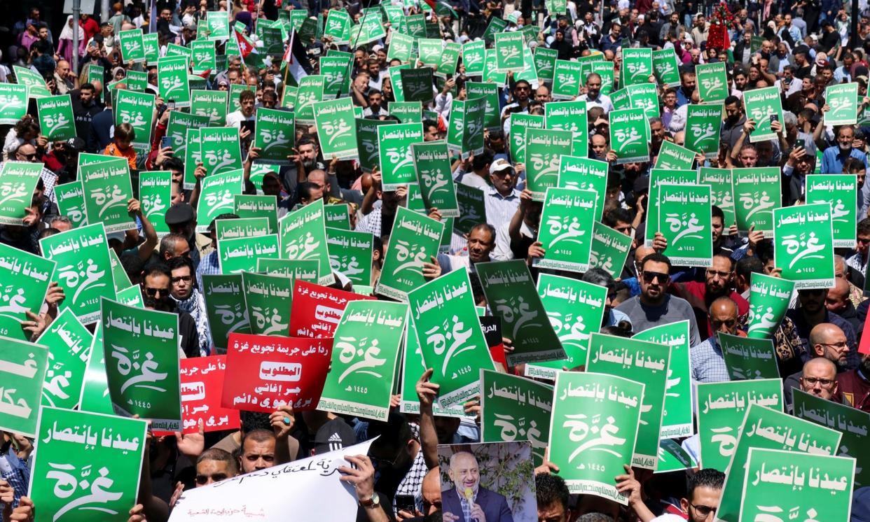 <span>People protest in Amman in support of Palestinians in Gaza. Jordan has historically been considered Palestinians’ greatest supporter in the region.</span><span>Photograph: Jehad Shelbak/Reuters</span>