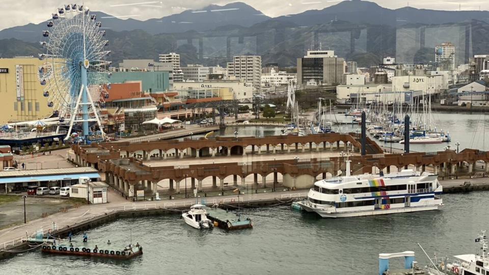 ▲清水港位於靜岡縣三保半島眺望富士山，面臨駿河灣與神戶、長崎並列為日本三大美麗港口，彰化縣長王惠美與各級農會總幹事一行人前往參訪取經。（彰化縣政府提供 ）