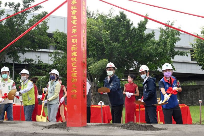 ▲市長陳其邁表示，高適社會宅均將選址於鄰近產業園區、大眾運輸系統及都市發展地區，盼吸引年輕優秀人才安居高雄，同時照顧在地青年成家。(圖／高市府提供)