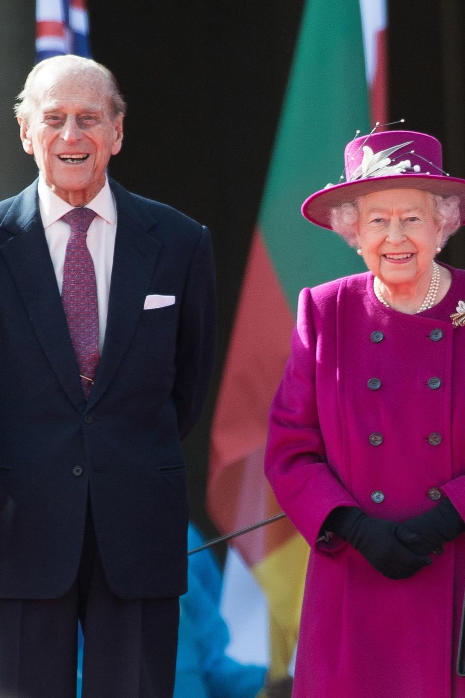 <p>菲利浦親王與女皇伊麗莎白二世出席「女皇指揮棒接力」發布會。</p><cite>Getty Images</cite>