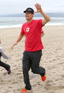 A fit Josh Duhamel looked like didn't break a sweat when he took part in the Red Cross Youth Run in Santa Monica, California, on Sunday. And he was apparently looking for a few running partners at the last minute, tweeting on Saturday: "Who is hitting the beach with me tomorrow morning? It's not too late to sign up." (12/2/2012)