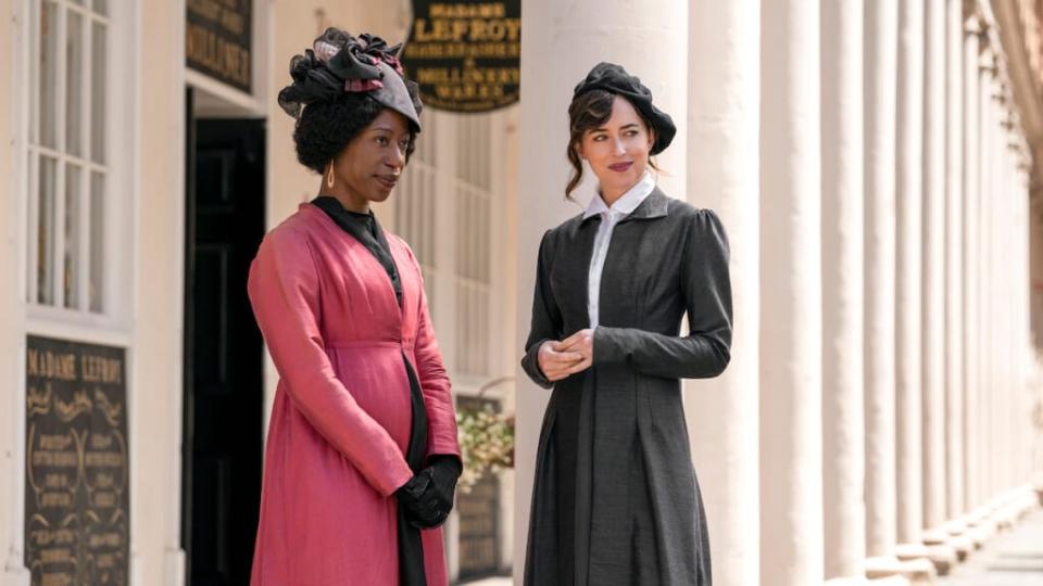 Persuasion. (L to R) Nikki Amuka-Bird as Lady Russell, Dakota Johnson as Anne Elliot in Persuasion. Cr. Nick Wall/Netflix © 2022