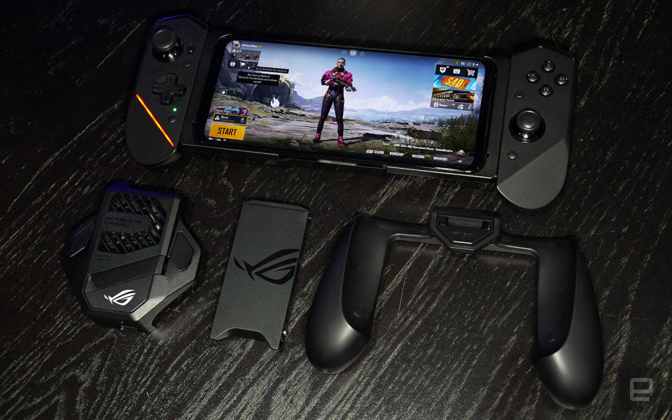 <p>ASUS ROG Phone 5 with Kunai 3 Gamepad</p>
