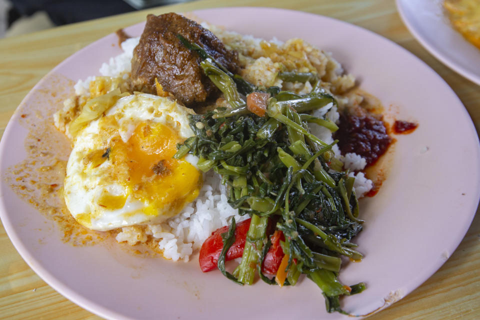 Boh Geh Uncle Canteen - Nasi Padang 1st plate