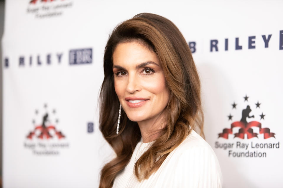 Cindy Crawford's off-duty model look is seriously stylish. (Image via Getty Images)