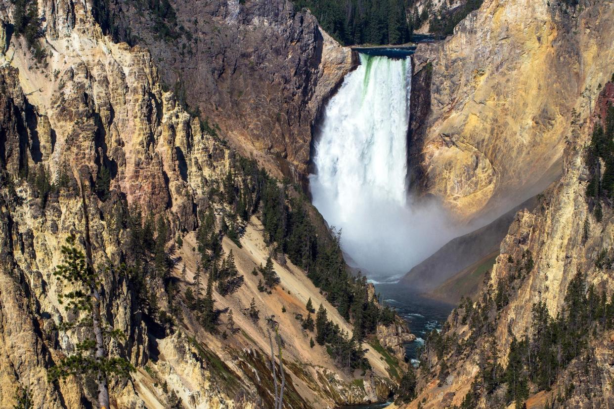 Yellowstone's Falls, Wyoming