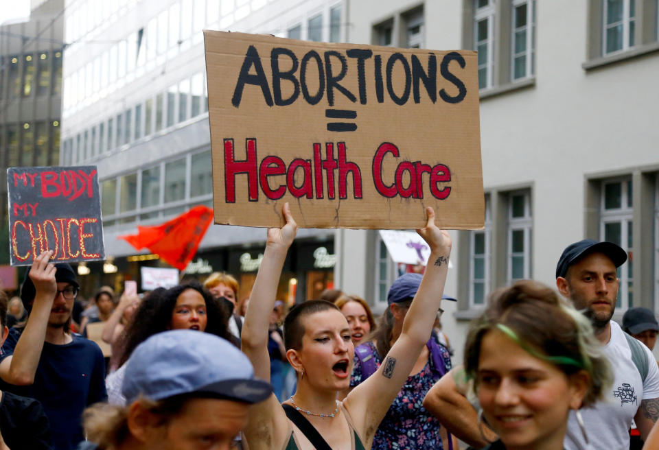 La histórica decisión de un tribunal en Texas retrocedió el derecho federal al aborto en EEUU. La medida dejó en manos de cada estado la posibilidad de restringir esta práctica  (Foto: Reuters / Arnd Wiegmann). 