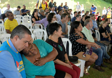 Residents attend an ecumenical service in memory of victims of a collapsed tailings dam owned by Brazilian mining company Vale SA, in Brumadinho, Brazil January 31, 2019. REUTERS/Washington Alves