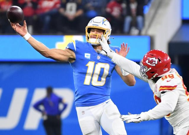 Chargers vs. Chiefs score, takeaways: Patrick Mahomes, Travis