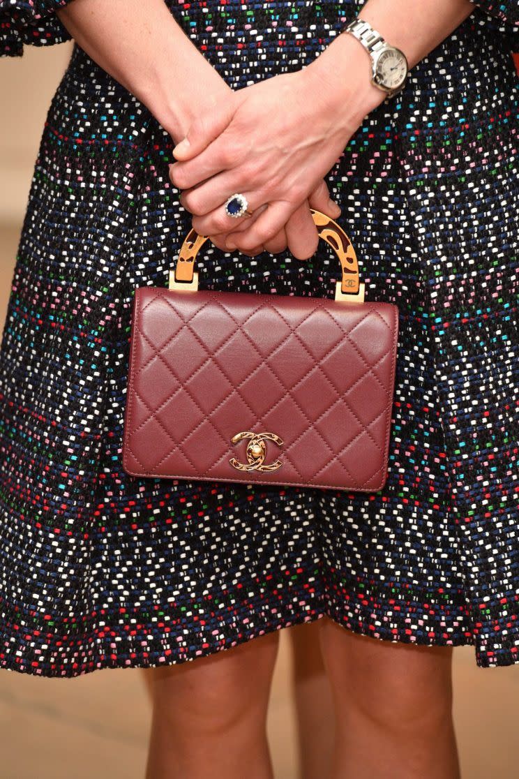 Kate Middletons gesteppte Chanel-Handtasche kostet rund 3.900 Euro. (Bild: AP)