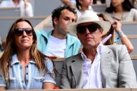 <p>L'acteur britannique Hugh Grant était également présent en tribune le 11 juin 2023 aux côtés de sa compagne, la productrice Anna Elisabet Eberstein. (Photo by Emmanuel DUNAND / AFP) (Photo by EMMANUEL DUNAND/AFP via Getty Images)</p> 