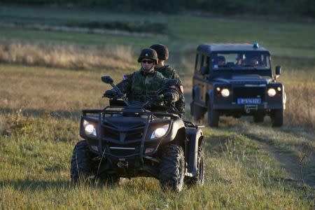 Joint units of Serbian military and police patrol near the Serbian-Bulgarian border near the town of Zajecar, Serbia, September 27, 2016. REUTERS/Marko Djurica