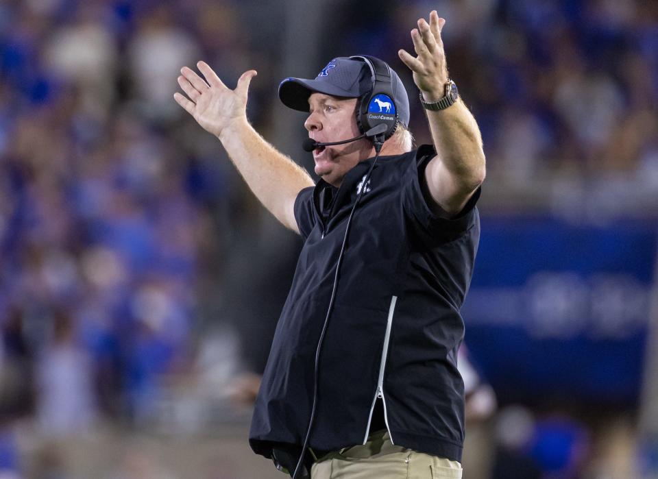 LEXINGTON, KENTUCKY - SEPTEMBER 14: Head coach Mark Stoops of the Kentucky Wildcats reacts during the second half against the Georgia Bulldogs at Kroger Field on September 14, 2024 in Lexington, Kentucky. (Photo by Michael Hickey/Getty Images)