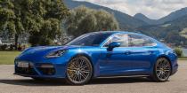 <p>Mejor Sedan de Lujo: el Porsche Panamera ha aparecido entre los autos que mejor retienen su valor cuatro veces en los últimos seis años. Como ocurre con todos los modelos de lujo, se devalúa más rápidamente que los carros de marcas generalistas. Con un precio de 86.981 dólares, la caída de su valor a los cinco años alcanza el 53%. </p>